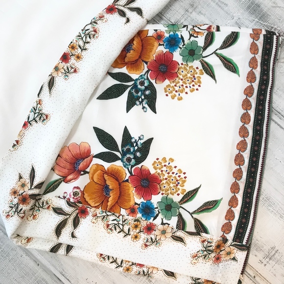 Anthropologie Farm Rio Melila Floral Flared Pants - Picture 6 of 8